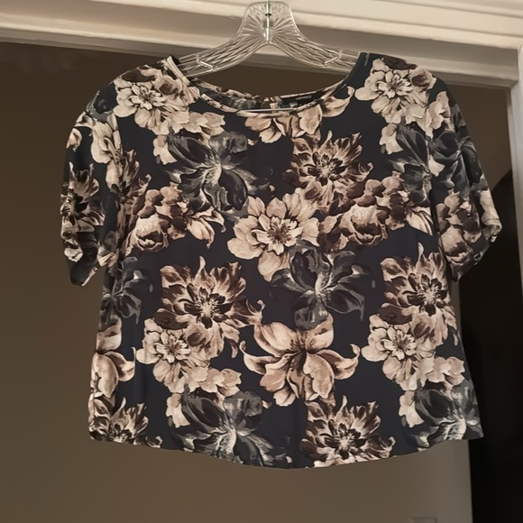 Forever 21 Cream and Green Boxy Crop Blouse Short Sleeve - small - Picture 3 of 3